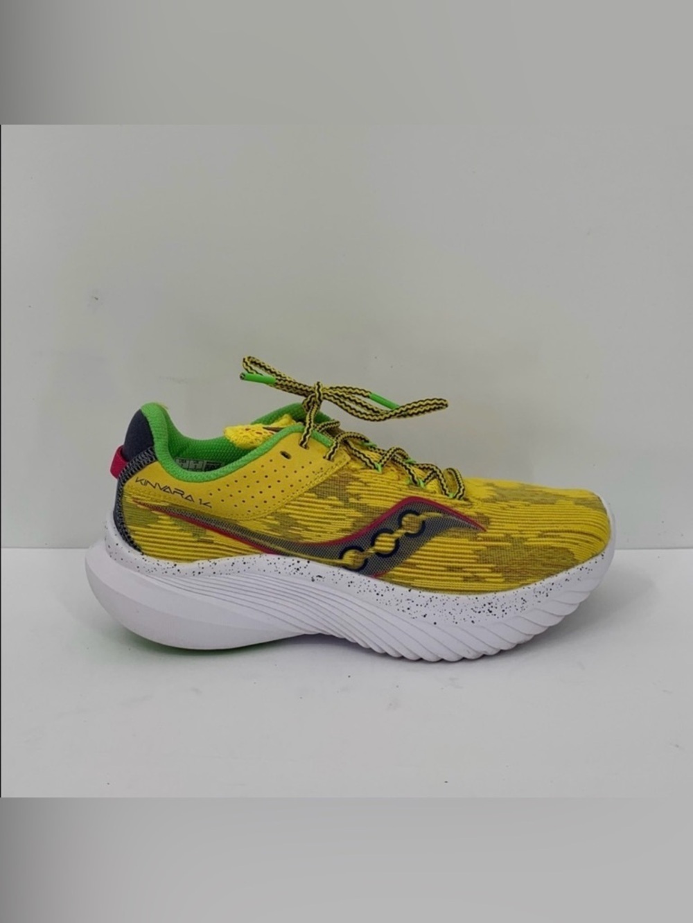 Saucony Kinvara 14 training shoes yellow running sneaker lightweight women 7